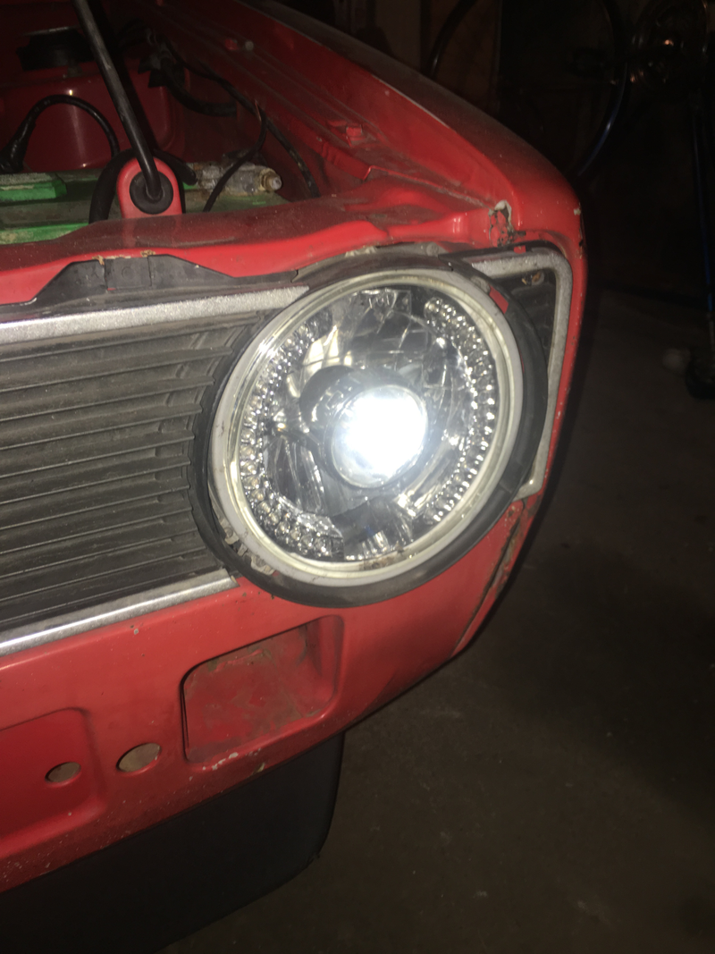 Illustration for article titled Headlight Swap Problems